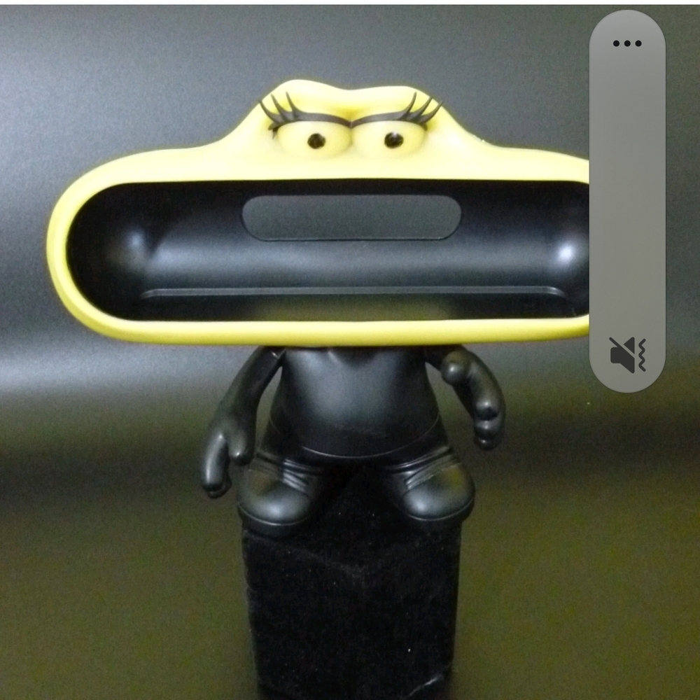 Beats By DR Dre Pill Speaker Dude Holder  ~ Stand Only ~Black & Yellow Rare - Picture 6 of 10